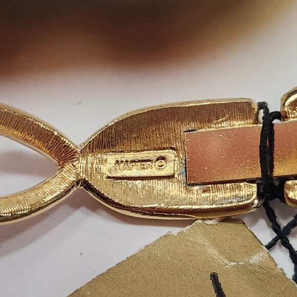 NWT Napier 80s Goldtone Swarovski Crystal Hinged Bangle Bracelet - Picture 11 of 11